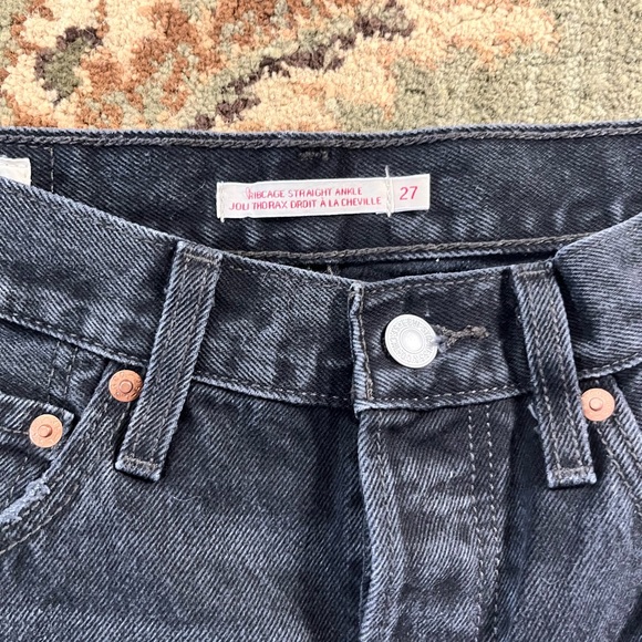 Never worn black ripped jean Levi’s - Picture 3 of 3